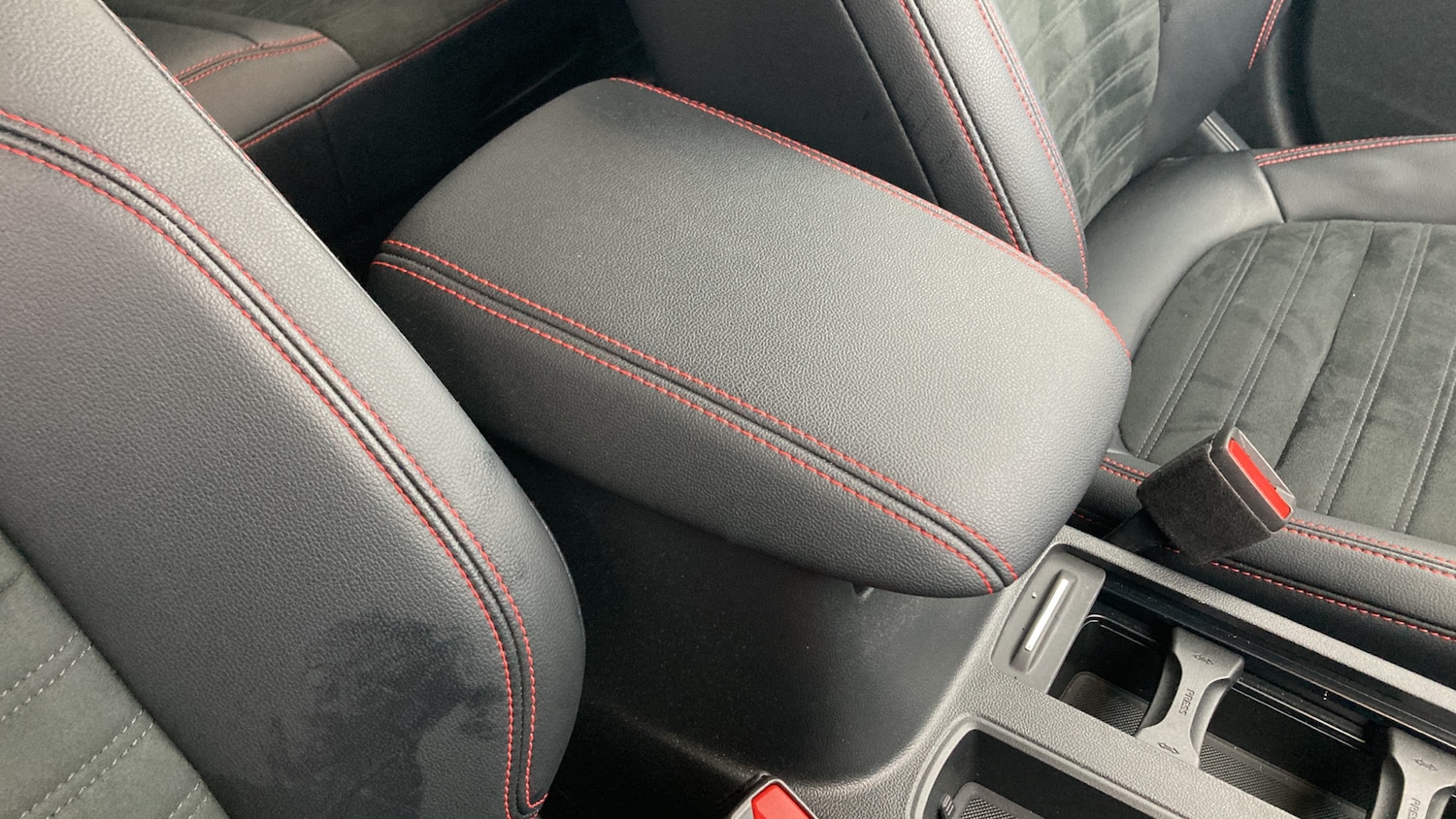 Used Ford Kuga 2020 for sale - 76892879: Photo 44