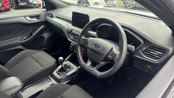 Used Ford Focus 2022 for sale - 76089975: Photo 11