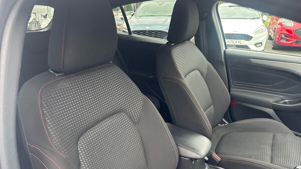 Used Ford Focus 2022 for sale - 76089975: Photo 25