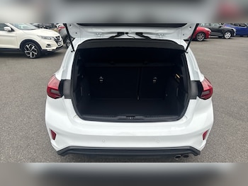 Used Ford Focus 2022 for sale - 76089975: Photo 4