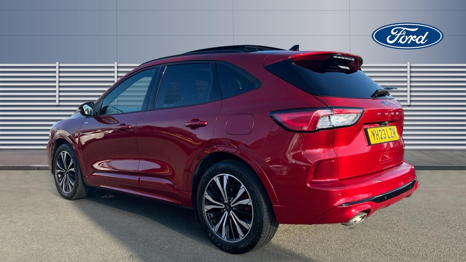 Used Ford Kuga 2023 for sale - 77763330: Photo 2