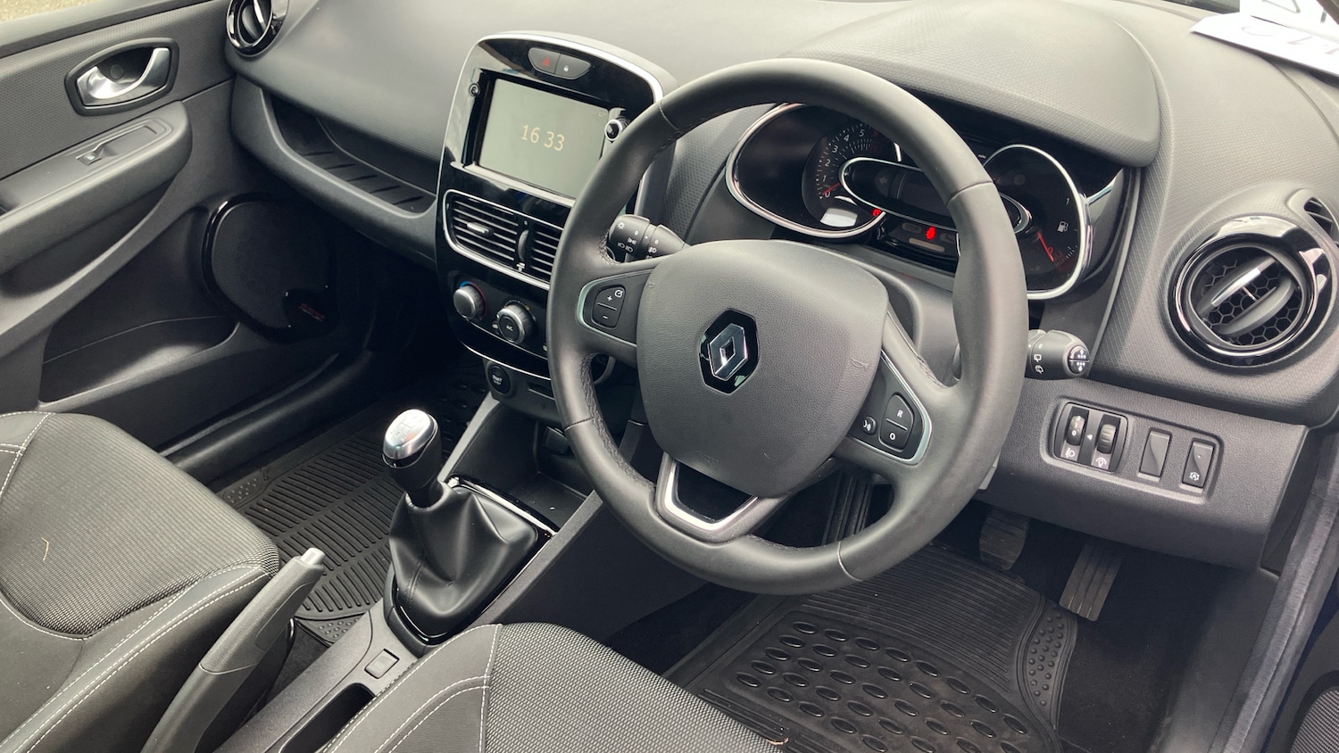 Used Renault Clio 2019 for sale - 78093354: Photo 11