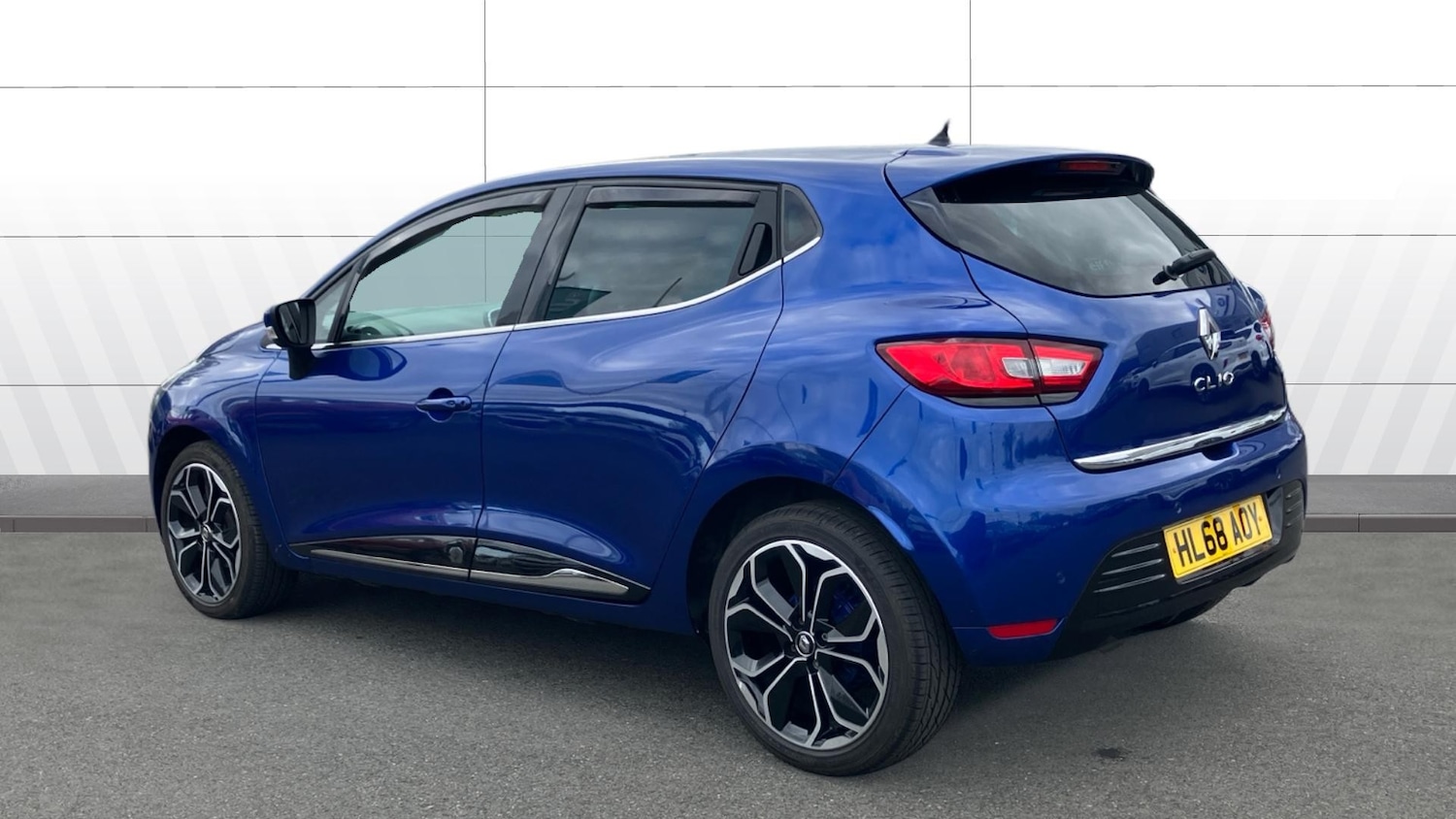 Used Renault Clio 2019 for sale - 78093354: Photo 2