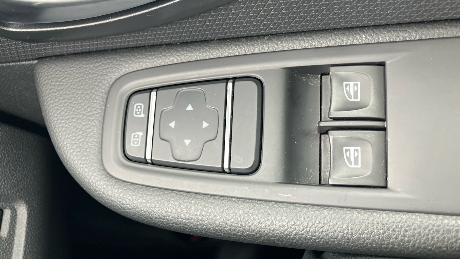 Used Renault Clio 2019 for sale - 78093354: Photo 25