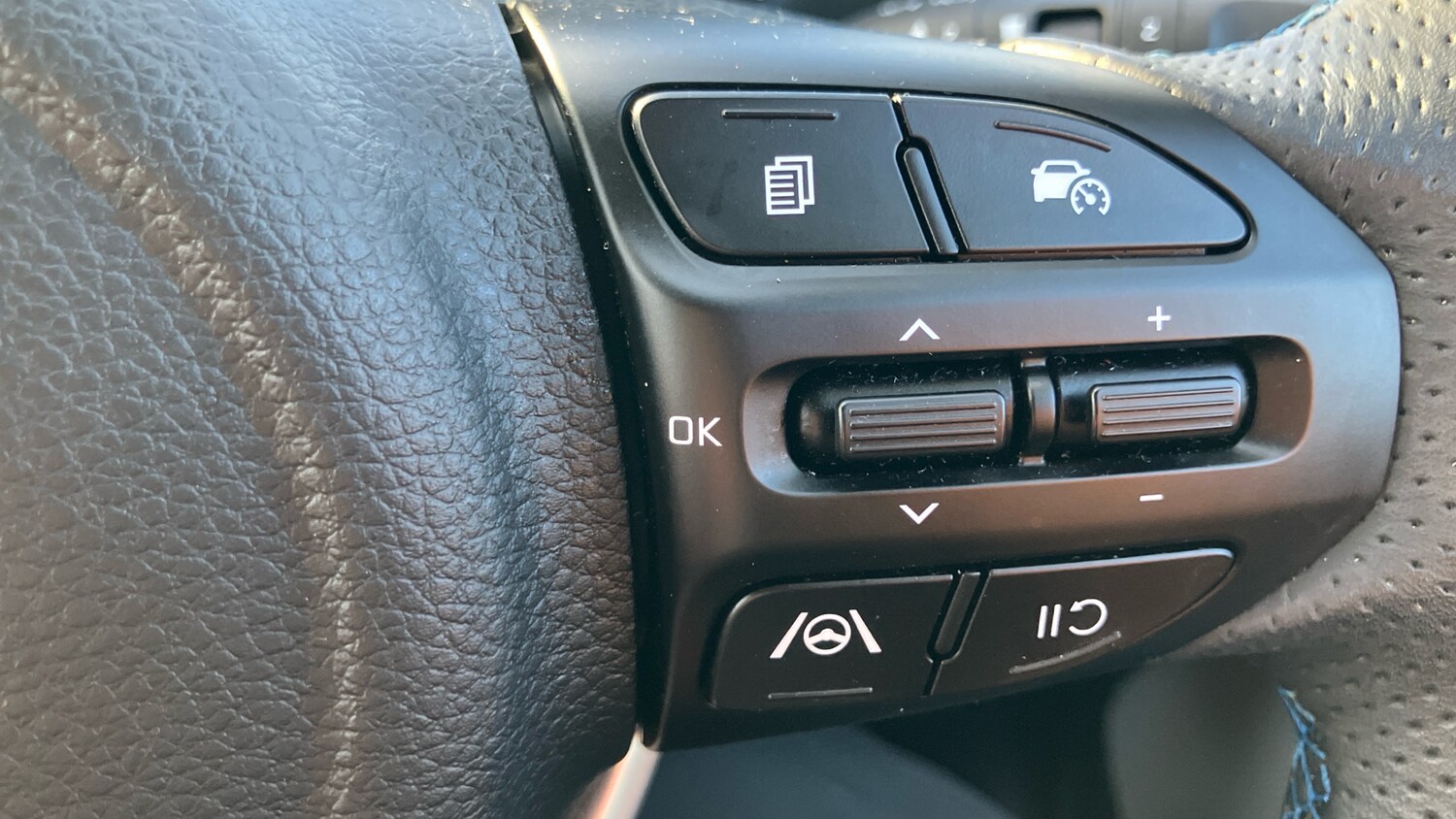 Used Kia Stonic 2025 for sale - 76918125: Photo 22