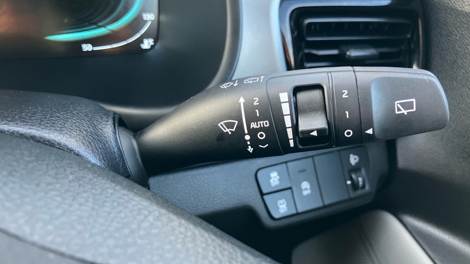 Used Kia Stonic 2025 for sale - 76918125: Photo 23