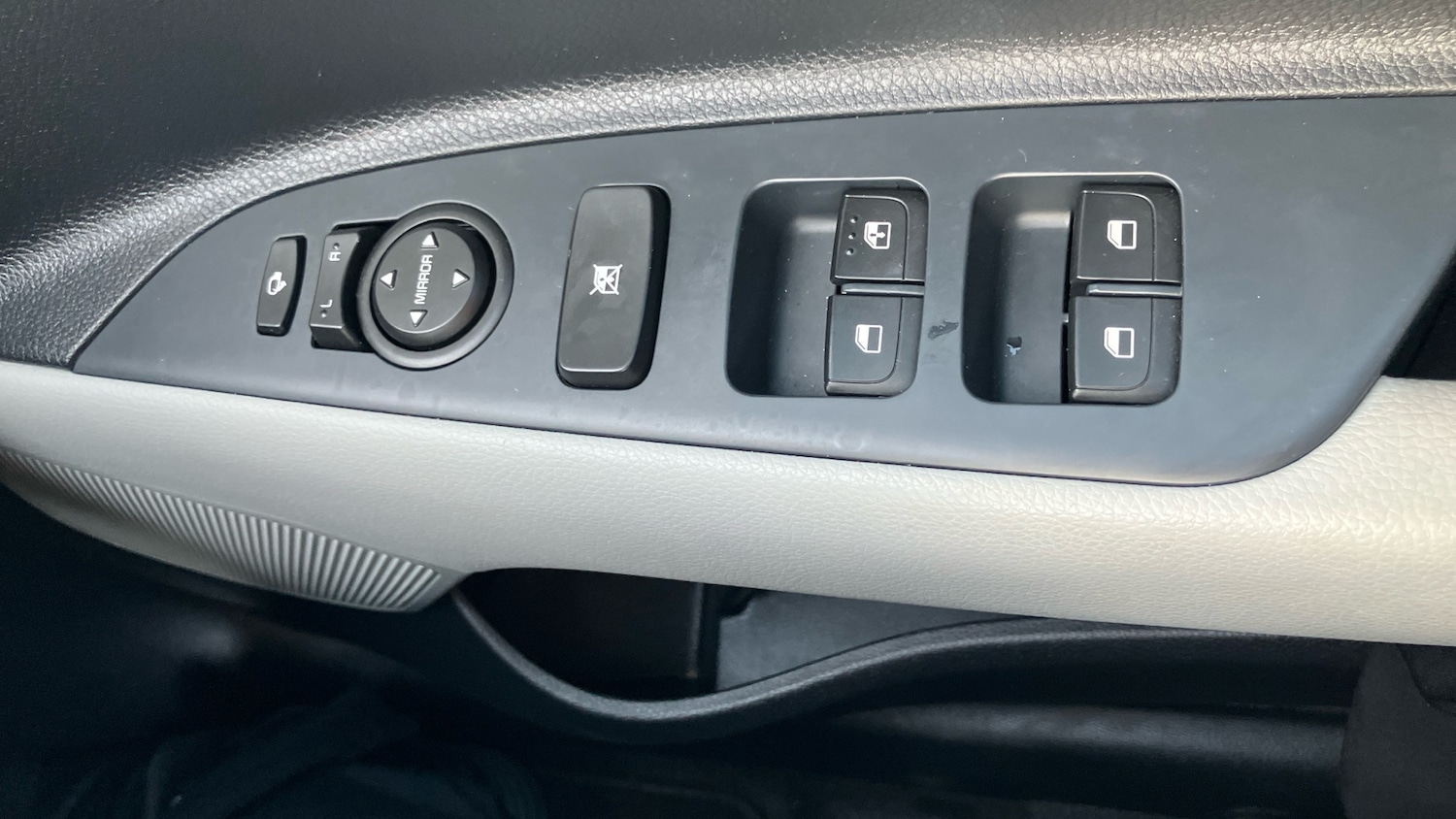 Used Kia Stonic 2025 for sale - 76918125: Photo 26