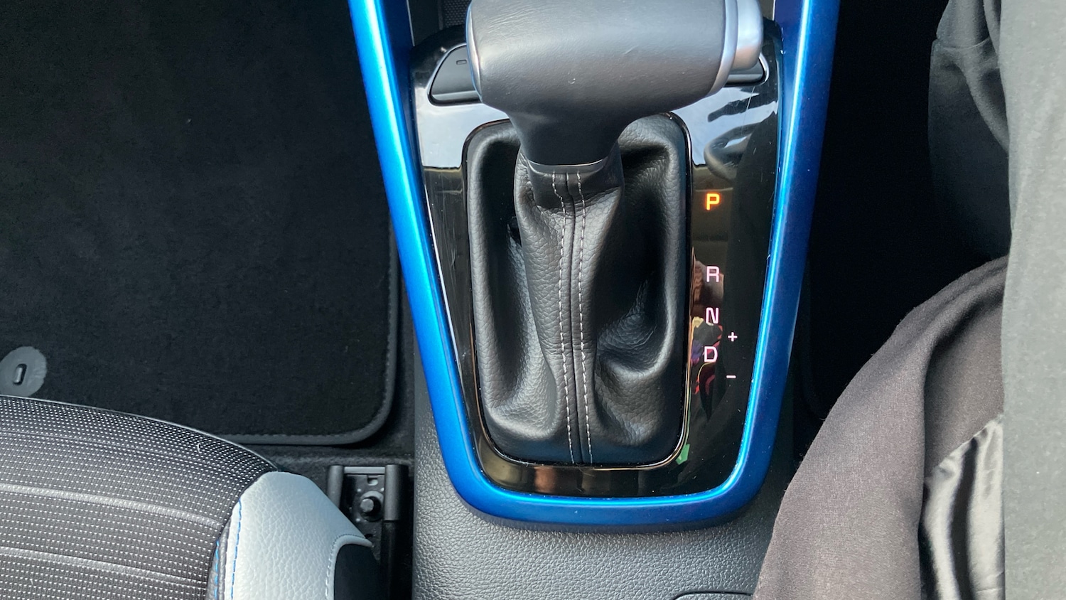 Used Kia Stonic 2025 for sale - 76918125: Photo 29