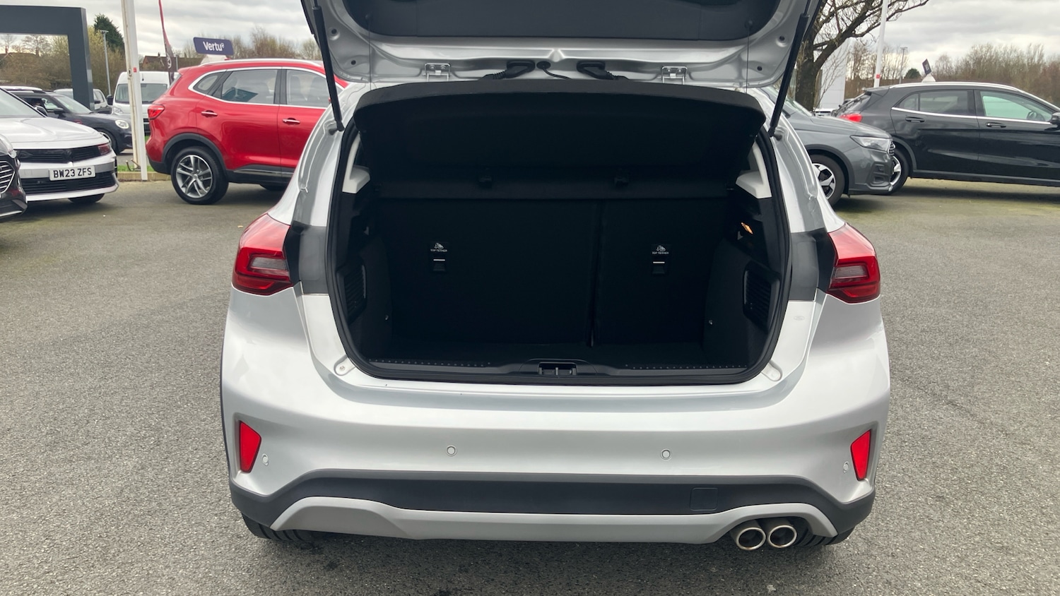 Used Ford Focus 2023 for sale - 77830339: Photo 4