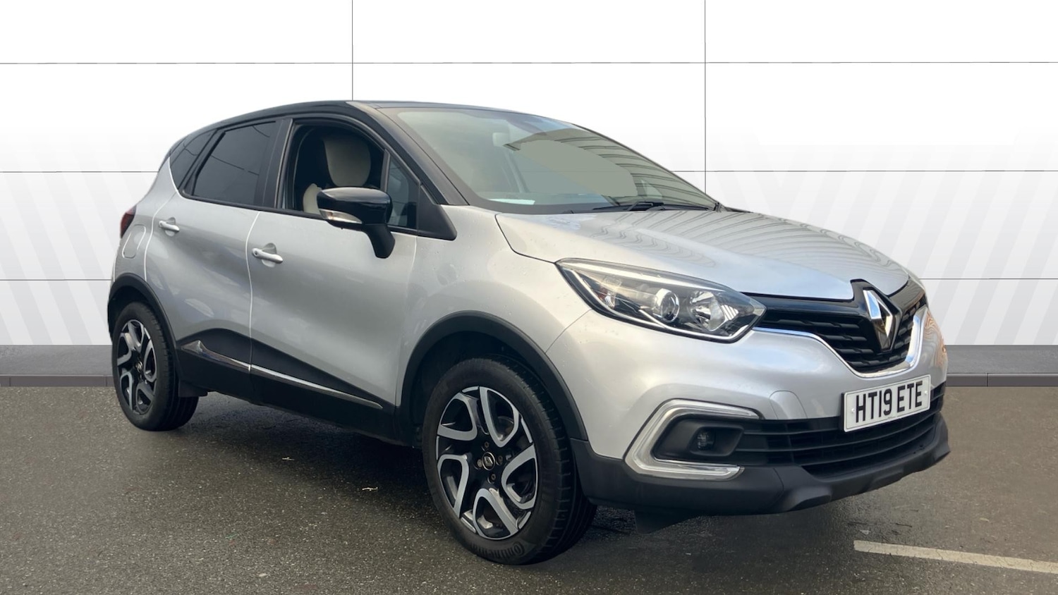 Used Renault Captur 2019 for sale - 76903829: Photo 1