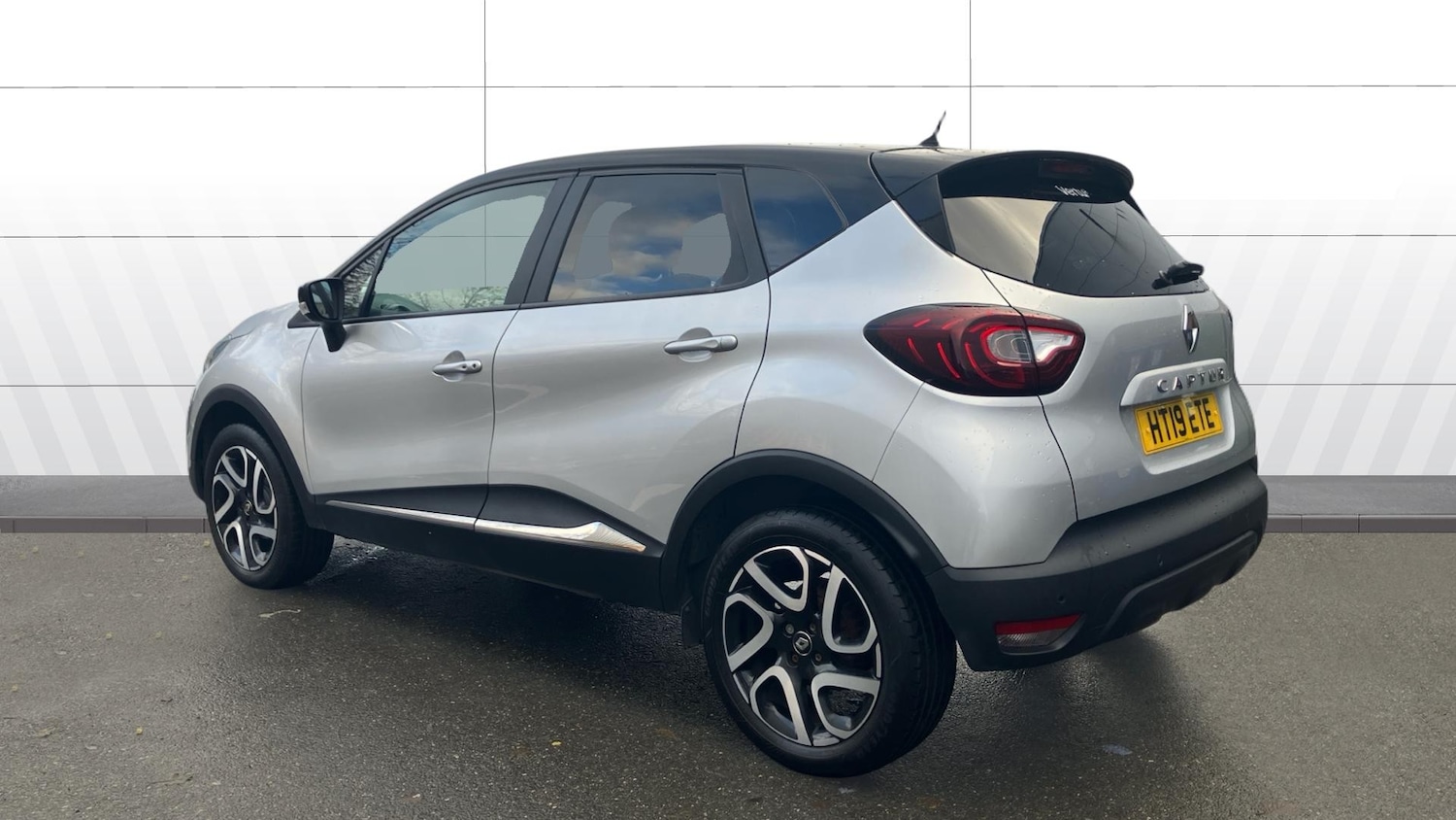 Used Renault Captur 2019 for sale - 76903829: Photo 2