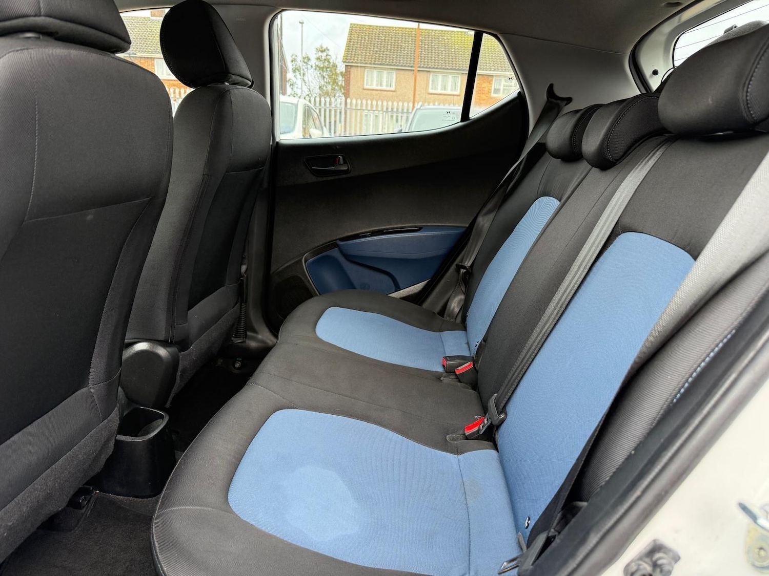 Used Hyundai i10 2016 for sale - 77802488: Photo 37