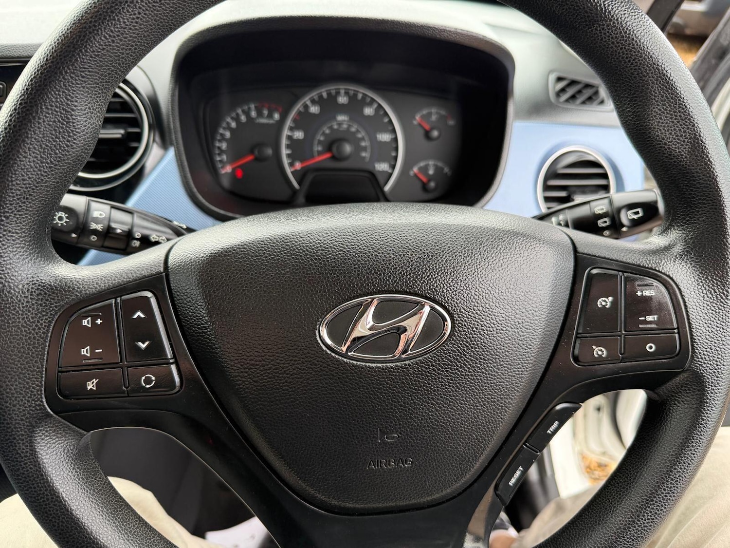 Used Hyundai i10 2016 for sale - 77802488: Photo 50