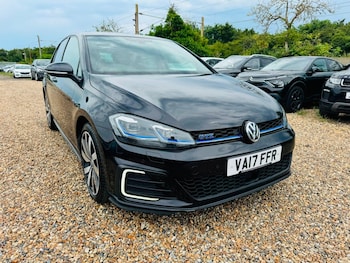 Used Volkswagen Golf 2017 for sale - 78947131: Photo