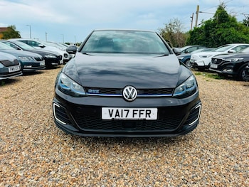 Used Volkswagen Golf 2017 for sale - 78947131: Photo