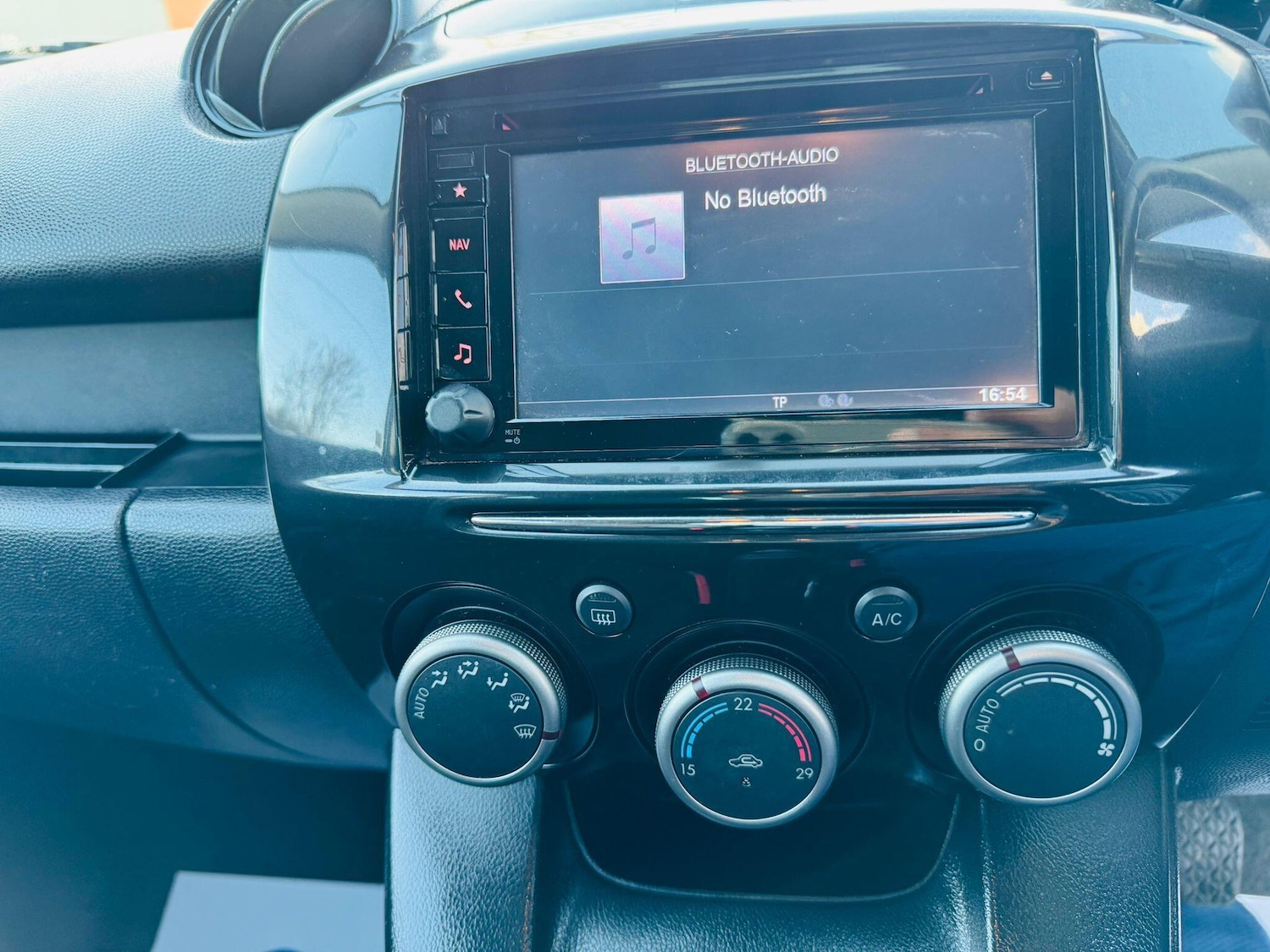 Used Mazda Mazda2 2014 for sale - 78100593: Photo 38