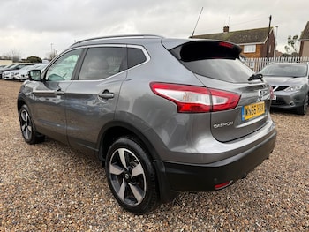 Used Nissan Qashqai 2016 for sale - 77802470: Photo