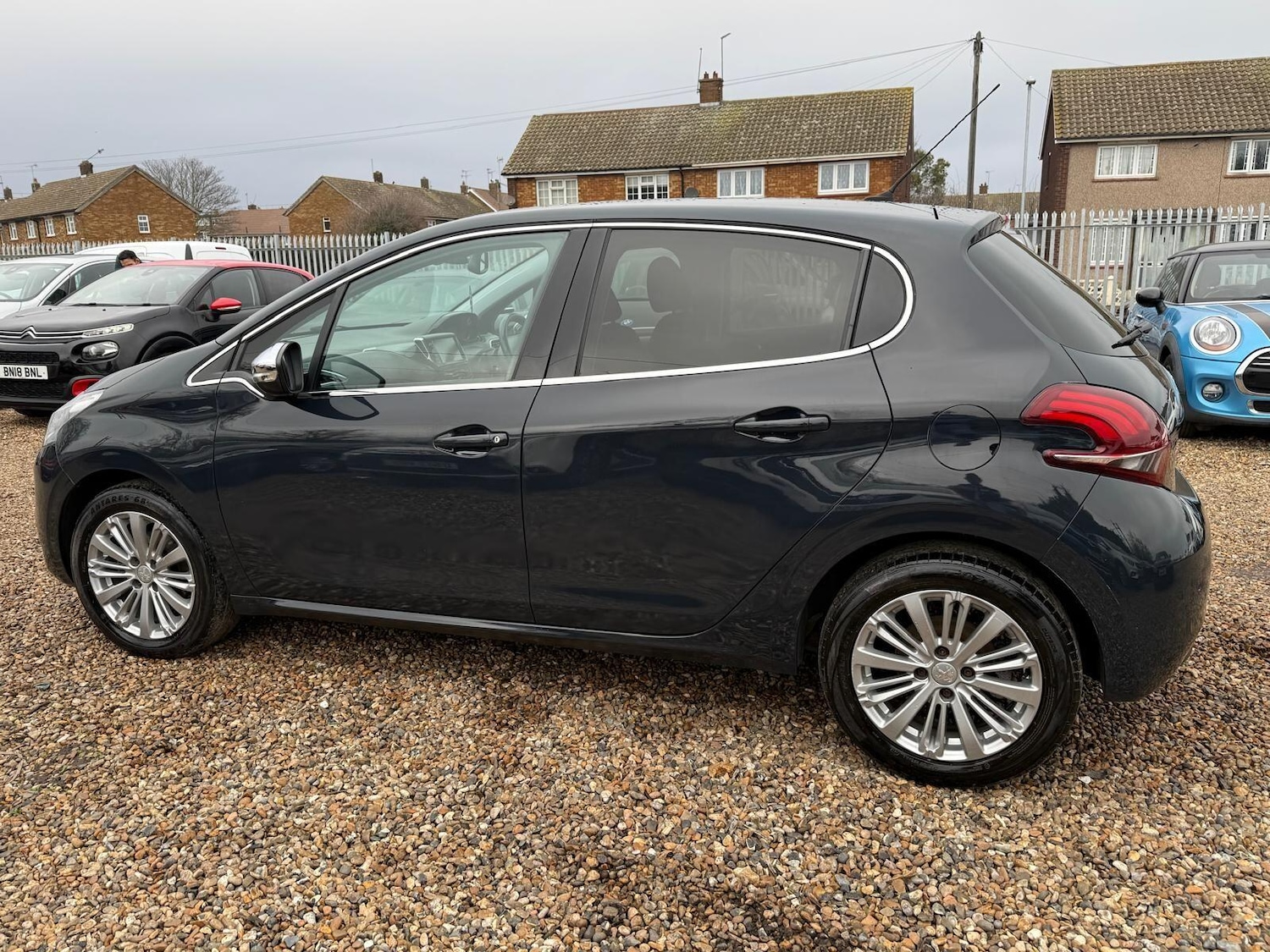 Used Peugeot 208 2017 for sale - 77802483: Photo 17