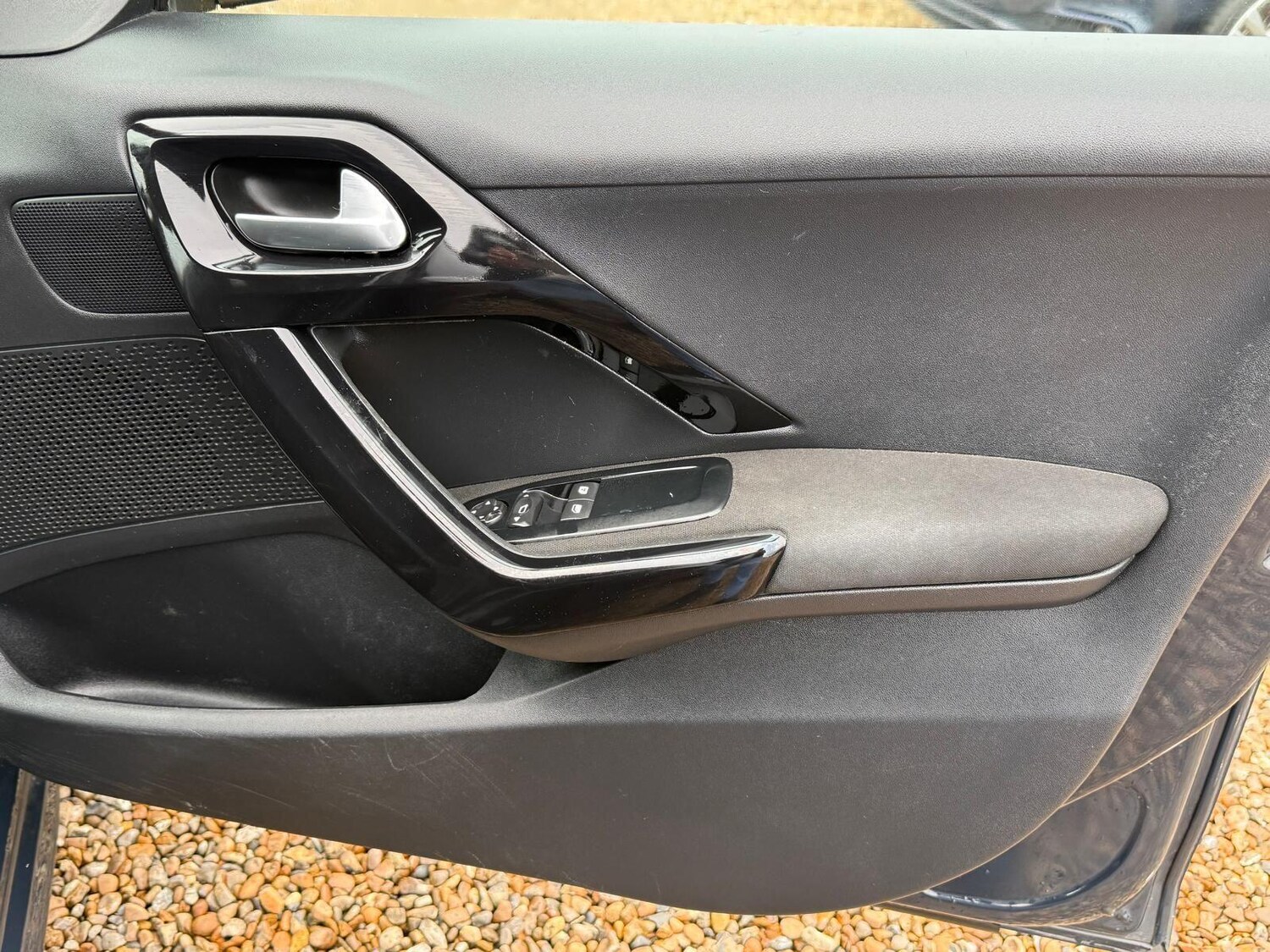 Used Peugeot 208 2017 for sale - 77802483: Photo 33