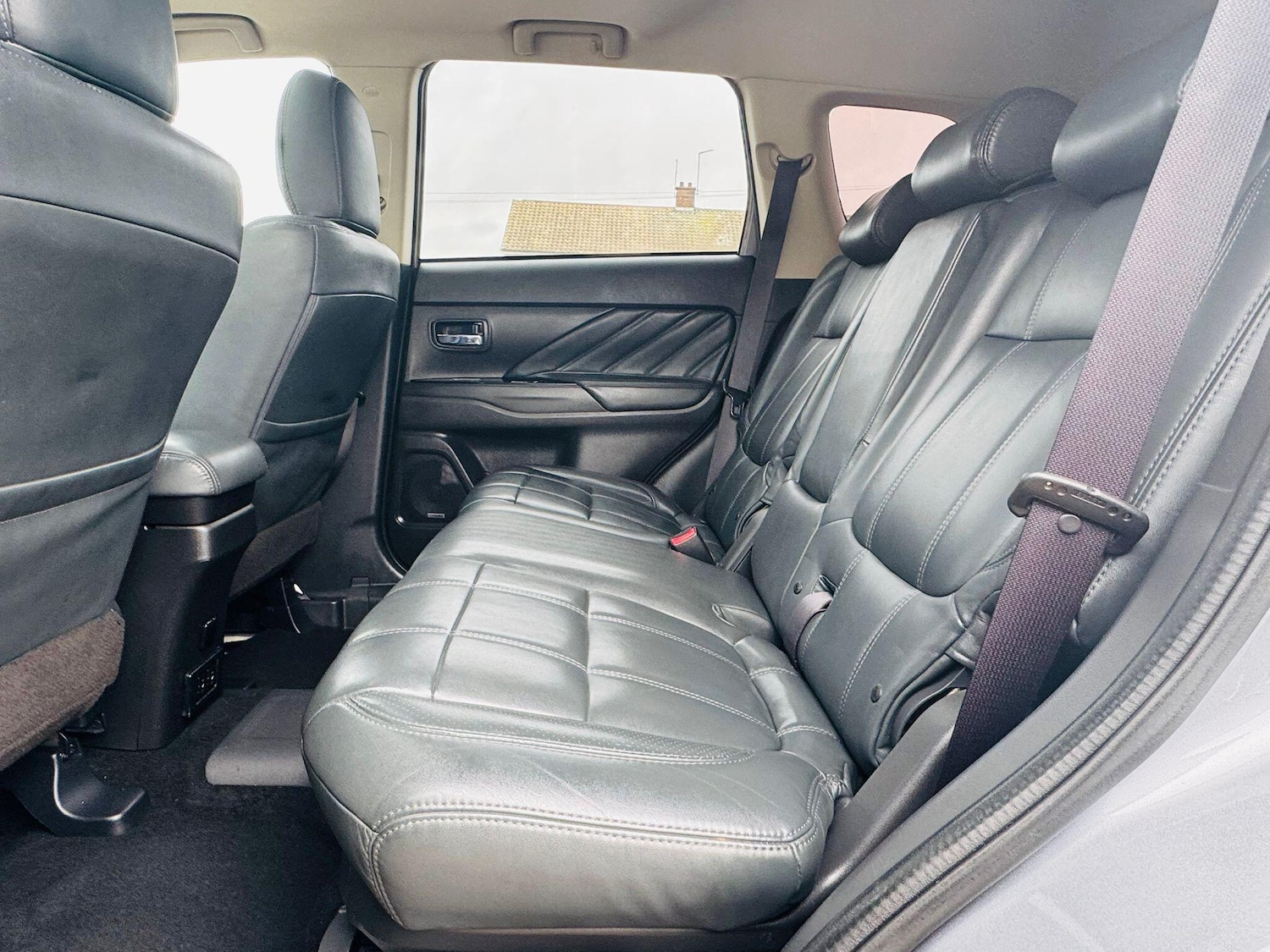 Used Mitsubishi Outlander 2016 for sale - 77872057: Photo 33