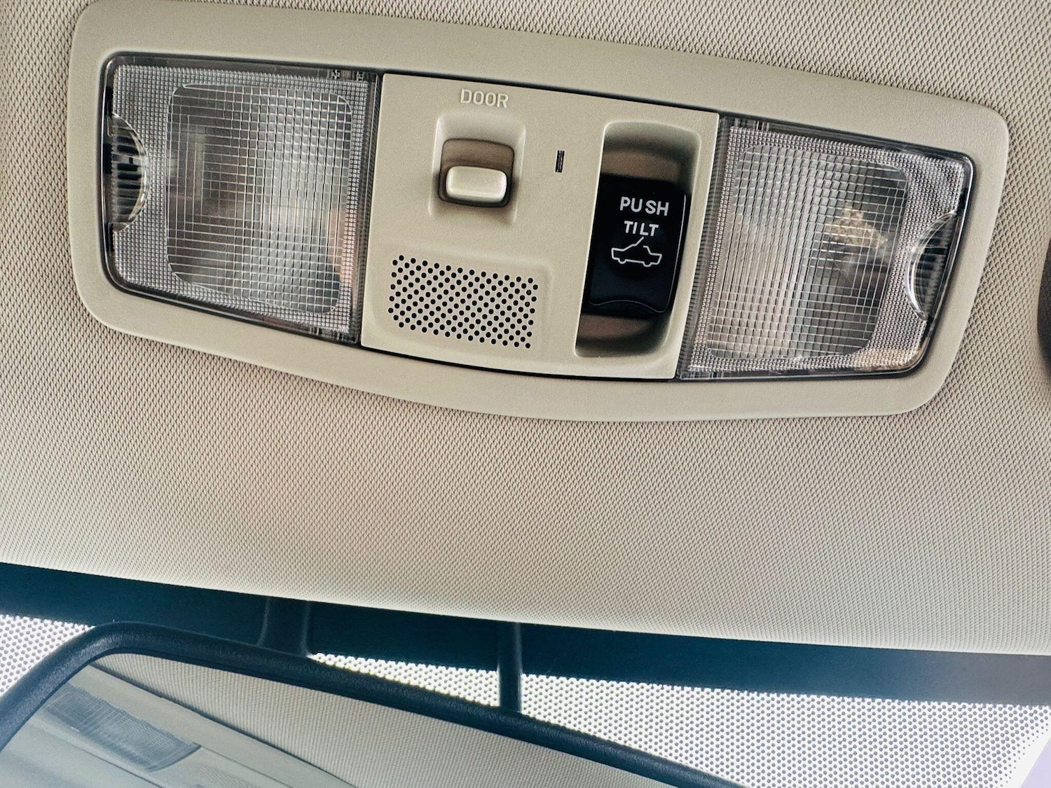 Used Mitsubishi Outlander 2016 for sale - 77872057: Photo 35