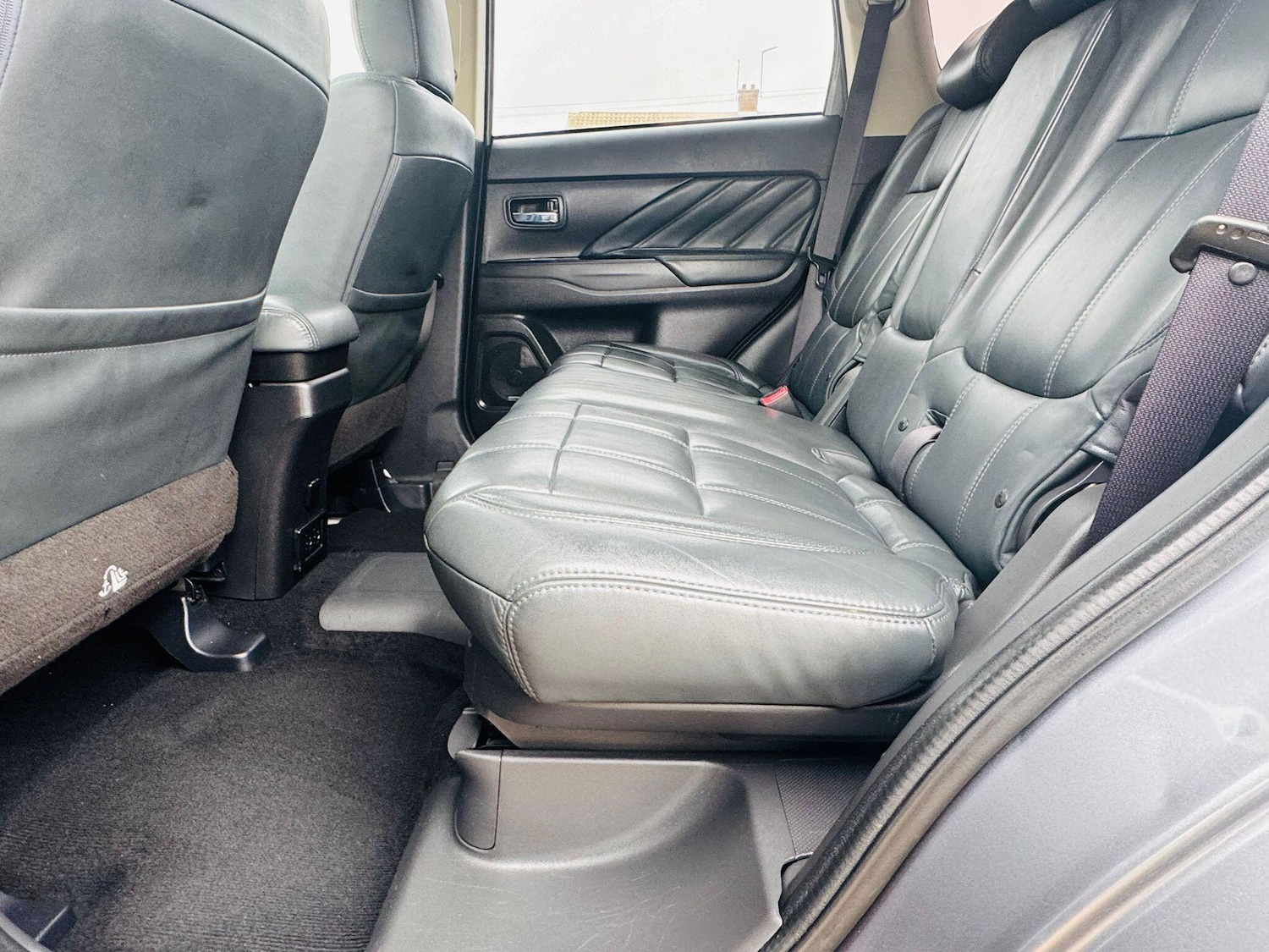 Used Mitsubishi Outlander 2016 for sale - 77872057: Photo 54