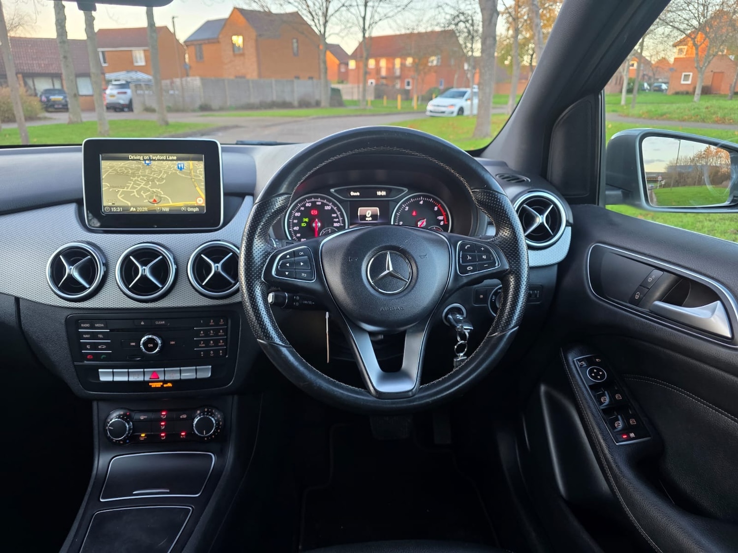 Used Mercedes-Benz B Class 2015 for sale - 77125100: Photo 20