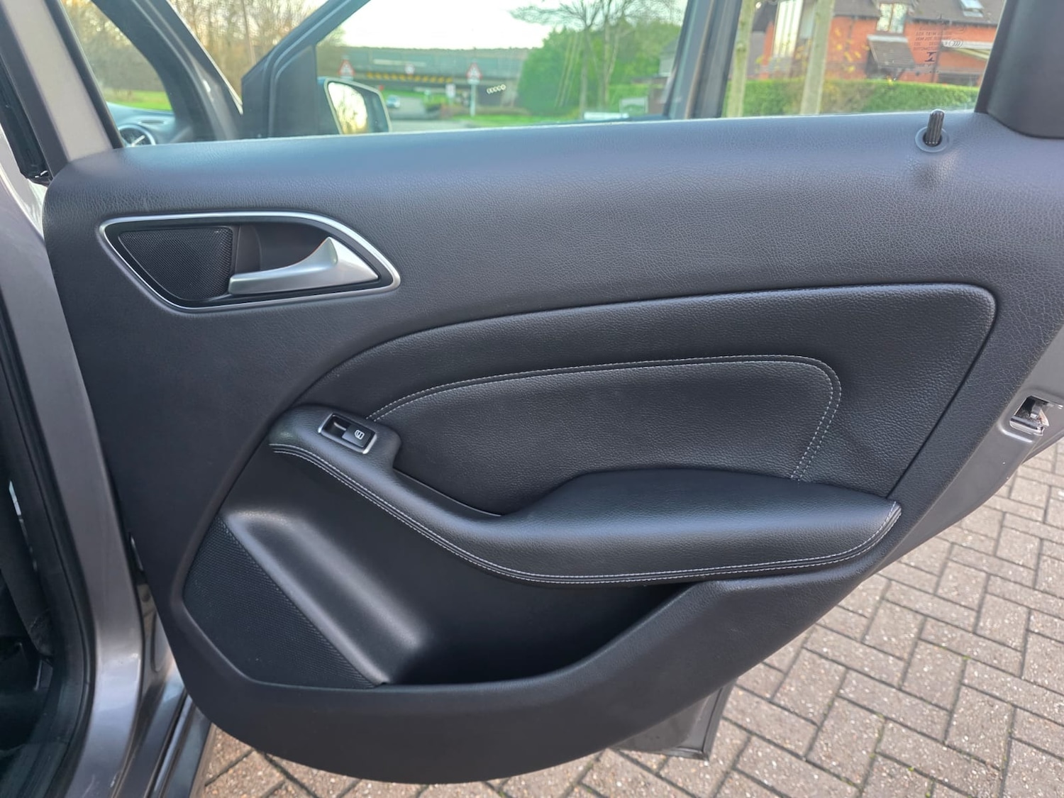 Used Mercedes-Benz B Class 2015 for sale - 77125100: Photo 31