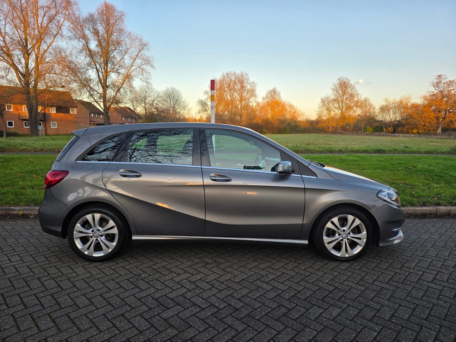 Used Mercedes-Benz B Class 2015 for sale - 77125100: Photo 5