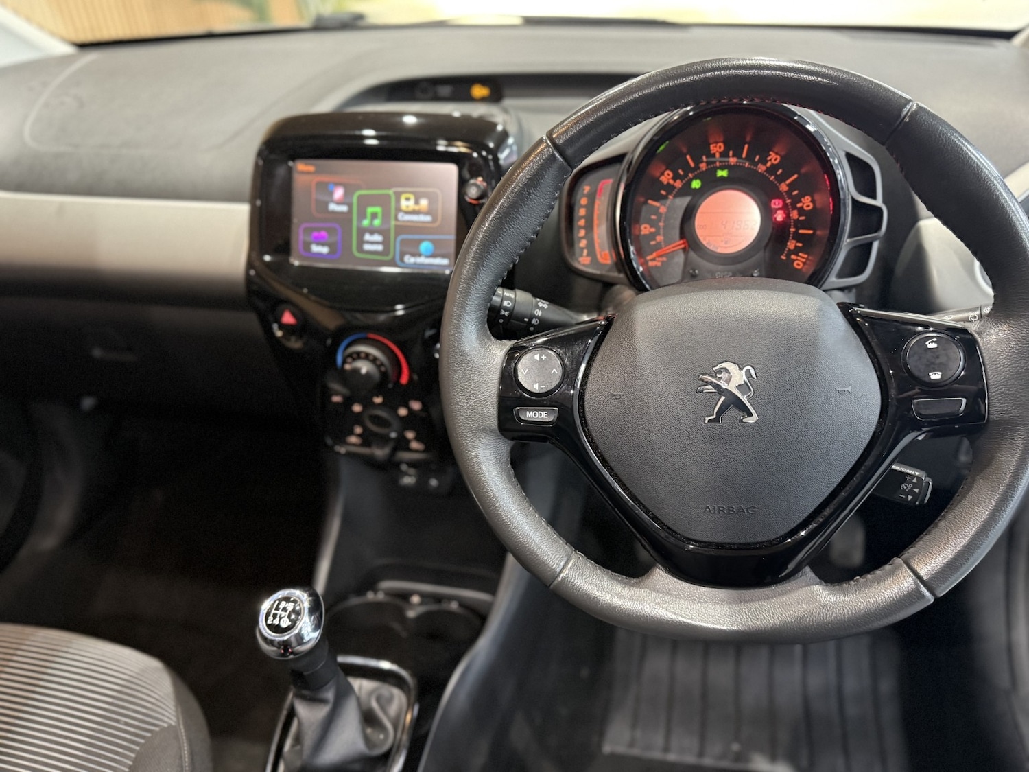 Used Peugeot 108 2015 for sale - 76391452: Photo 11