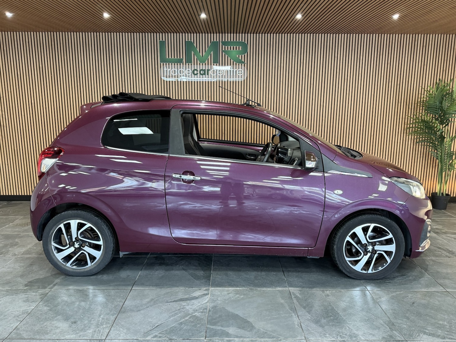 Used Peugeot 108 2015 for sale - 76391452: Photo 5