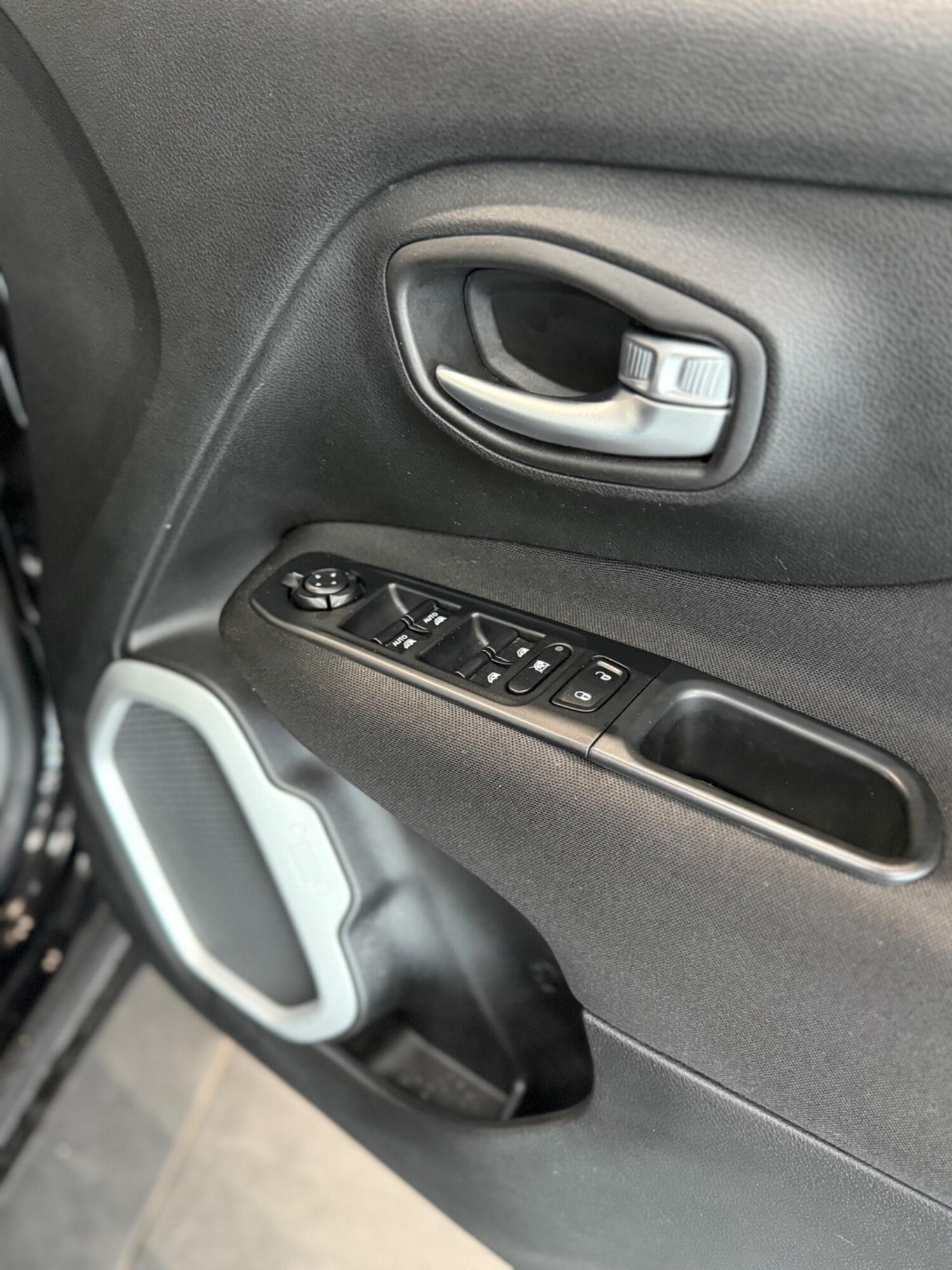 Used Jeep Renegade 2016 for sale - 76107271: Photo 13