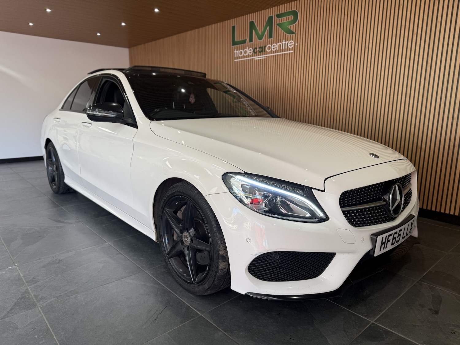 Used Mercedes-Benz C Class 2015 for sale - 76376900: Photo 1