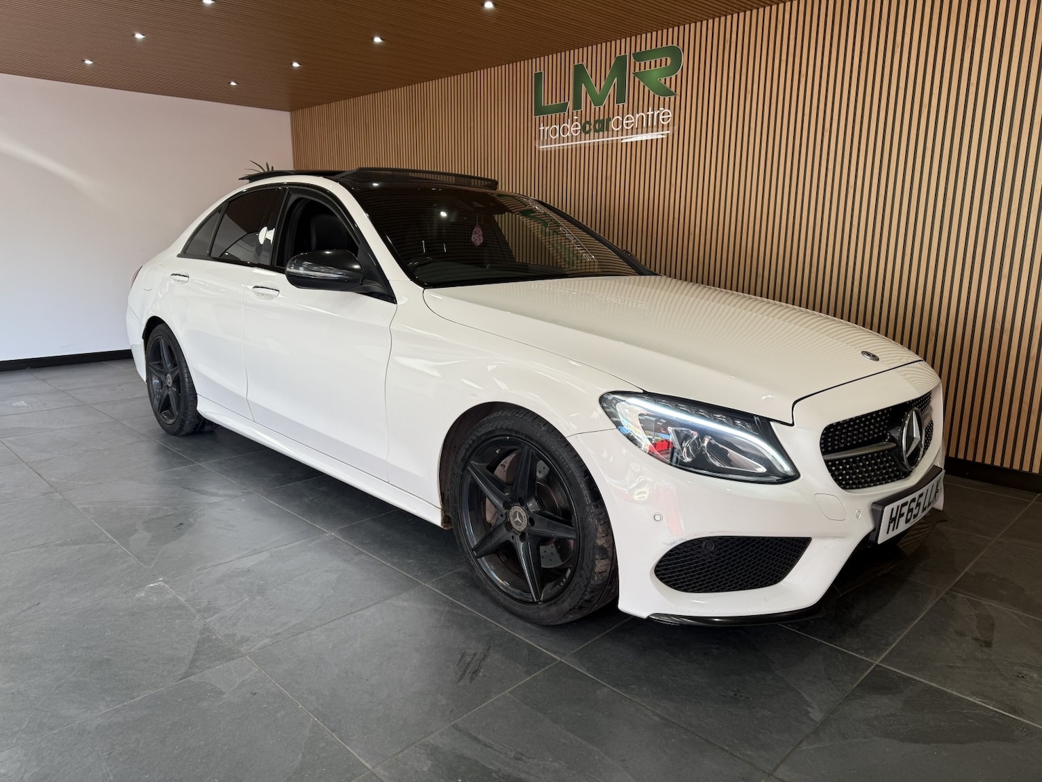 Used Mercedes-Benz C Class 2015 for sale - 76376900: Photo 3