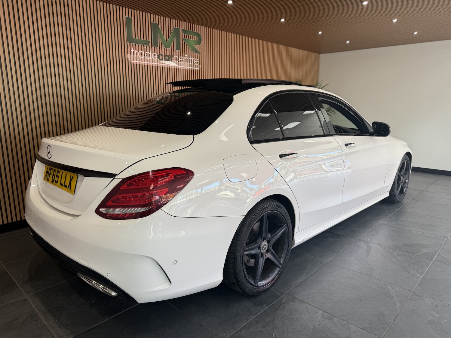 Used Mercedes-Benz C Class 2015 for sale - 76376900: Photo 5