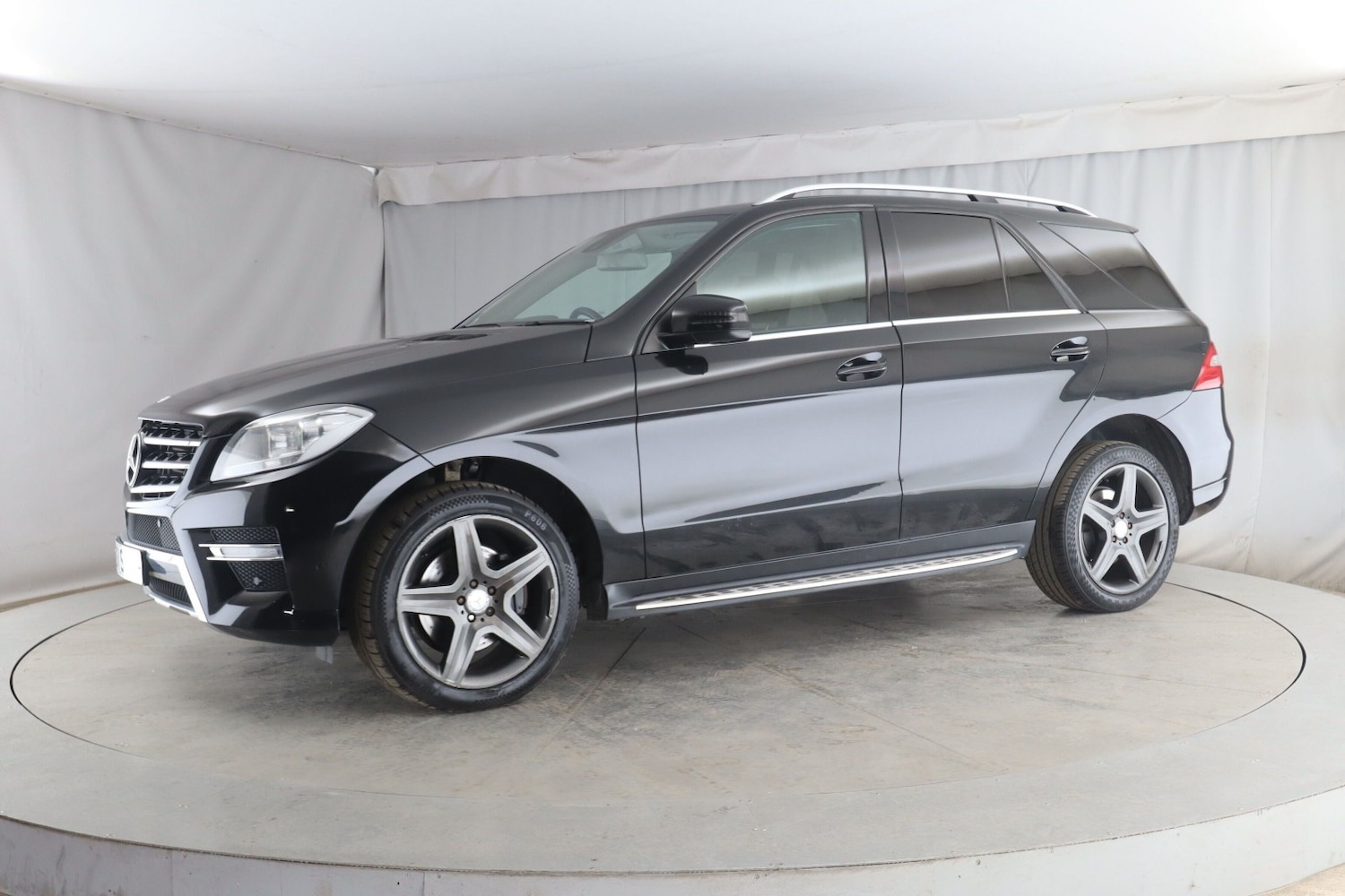 Used Mercedes-Benz M Class 2014 for sale - 76536856: Photo 1