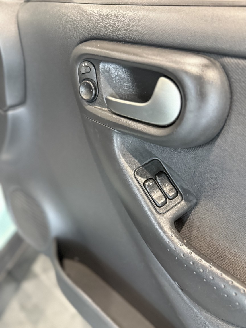 Used Vauxhall Corsa 2002 for sale - 77584478: Photo 12