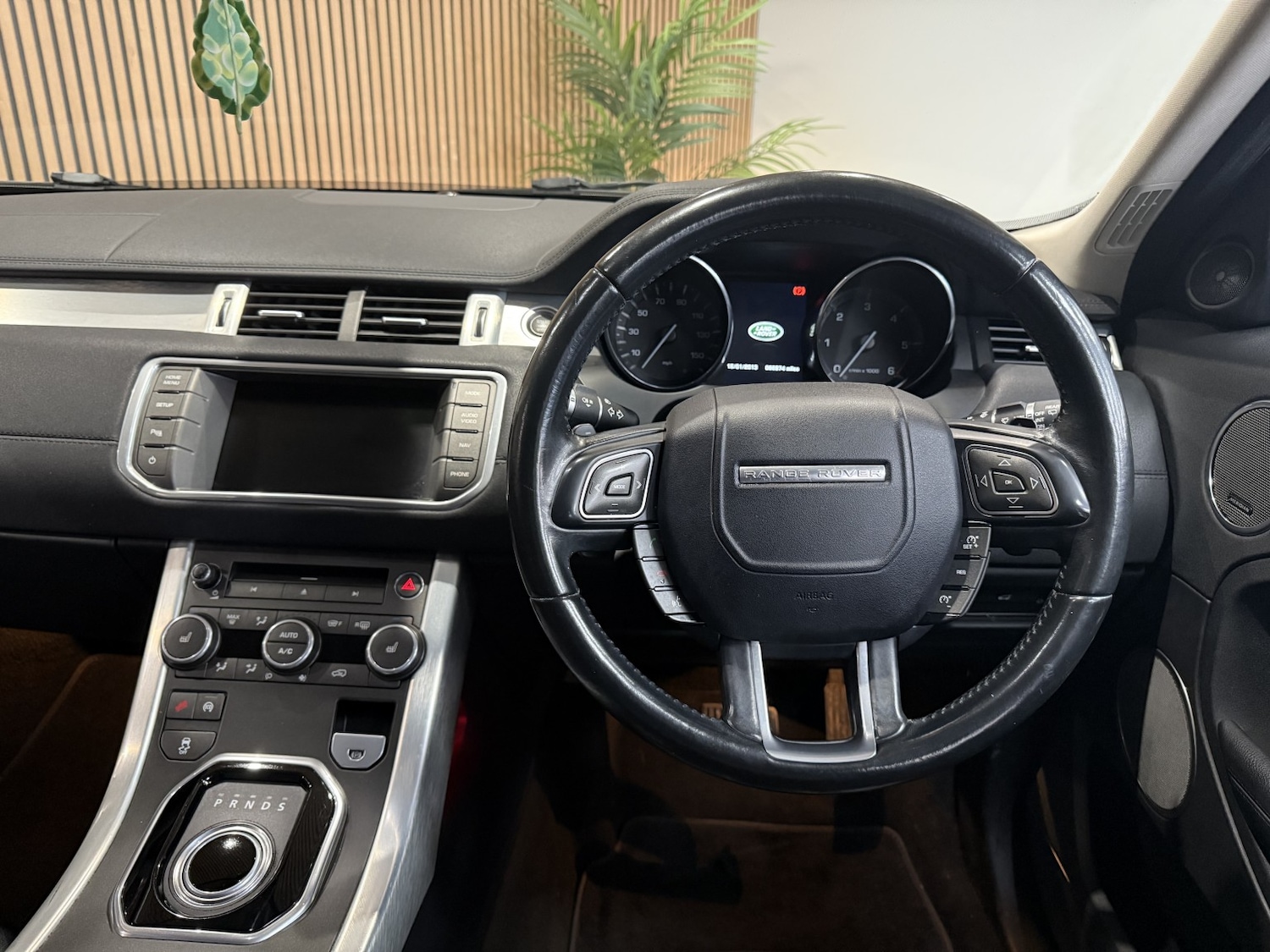 Used Land Rover Range Rover Evoque 2015 for sale - 76699290: Photo 17