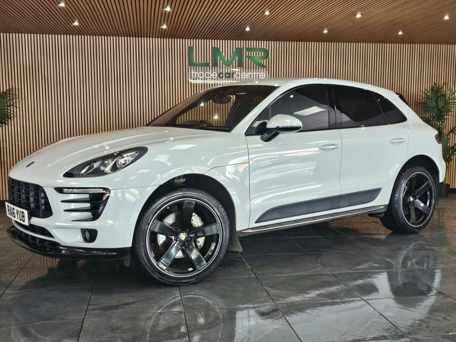 Used Porsche Macan 2016 for sale - 76174098: Photo 1