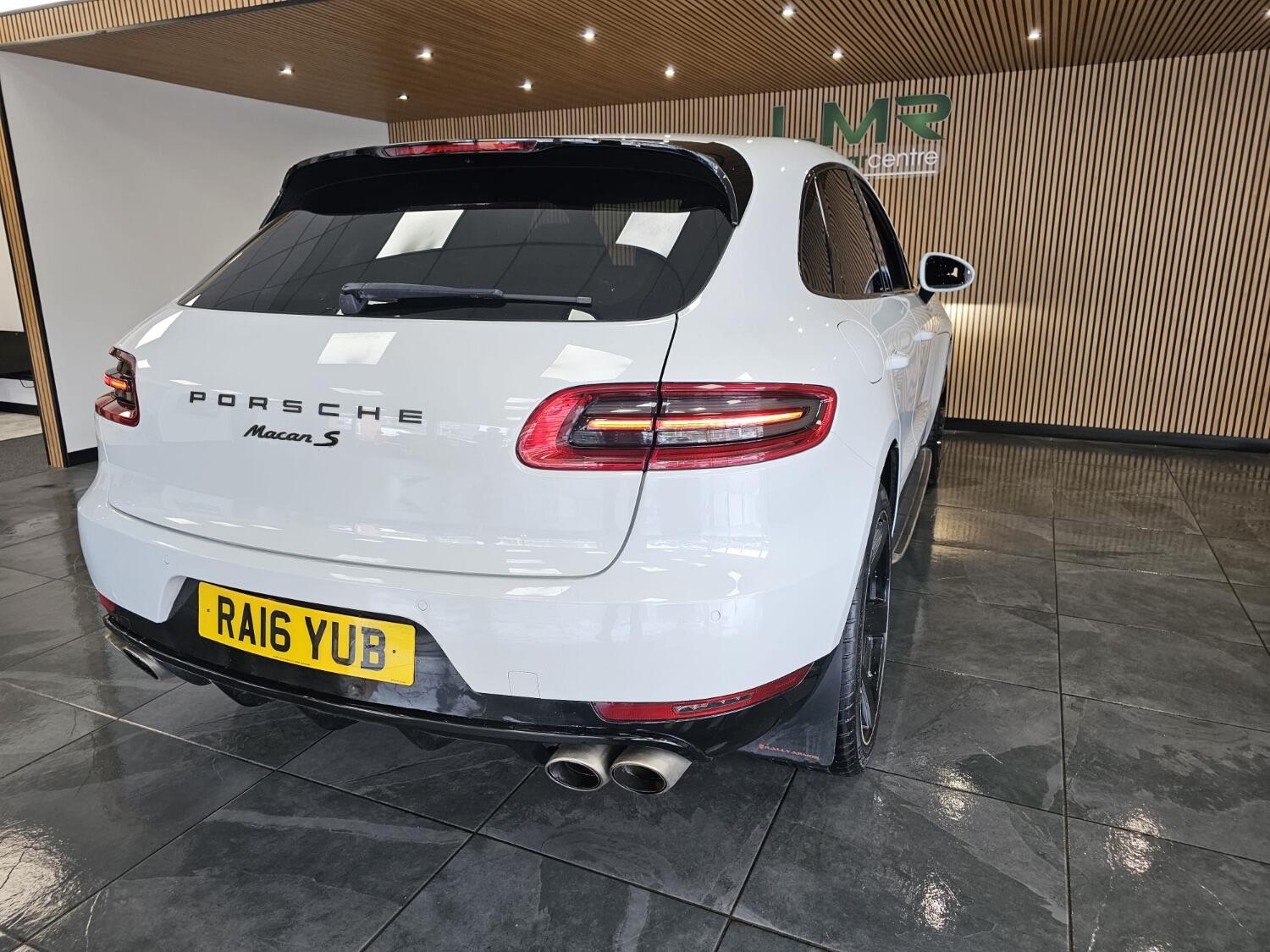 Used Porsche Macan 2016 for sale - 76174098: Photo 11