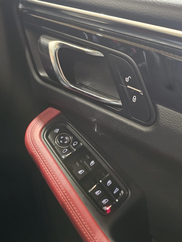 Used Porsche Macan 2016 for sale - 76174098: Photo 23