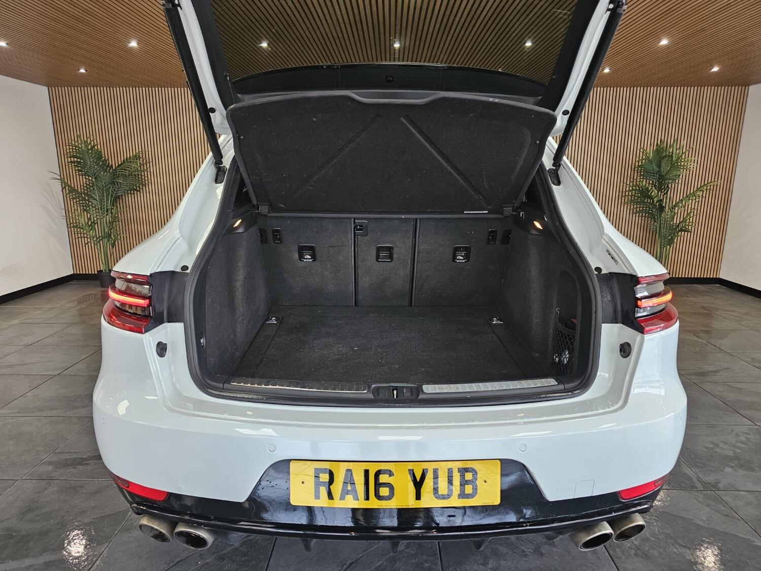 Used Porsche Macan 2016 for sale - 76174098: Photo 30