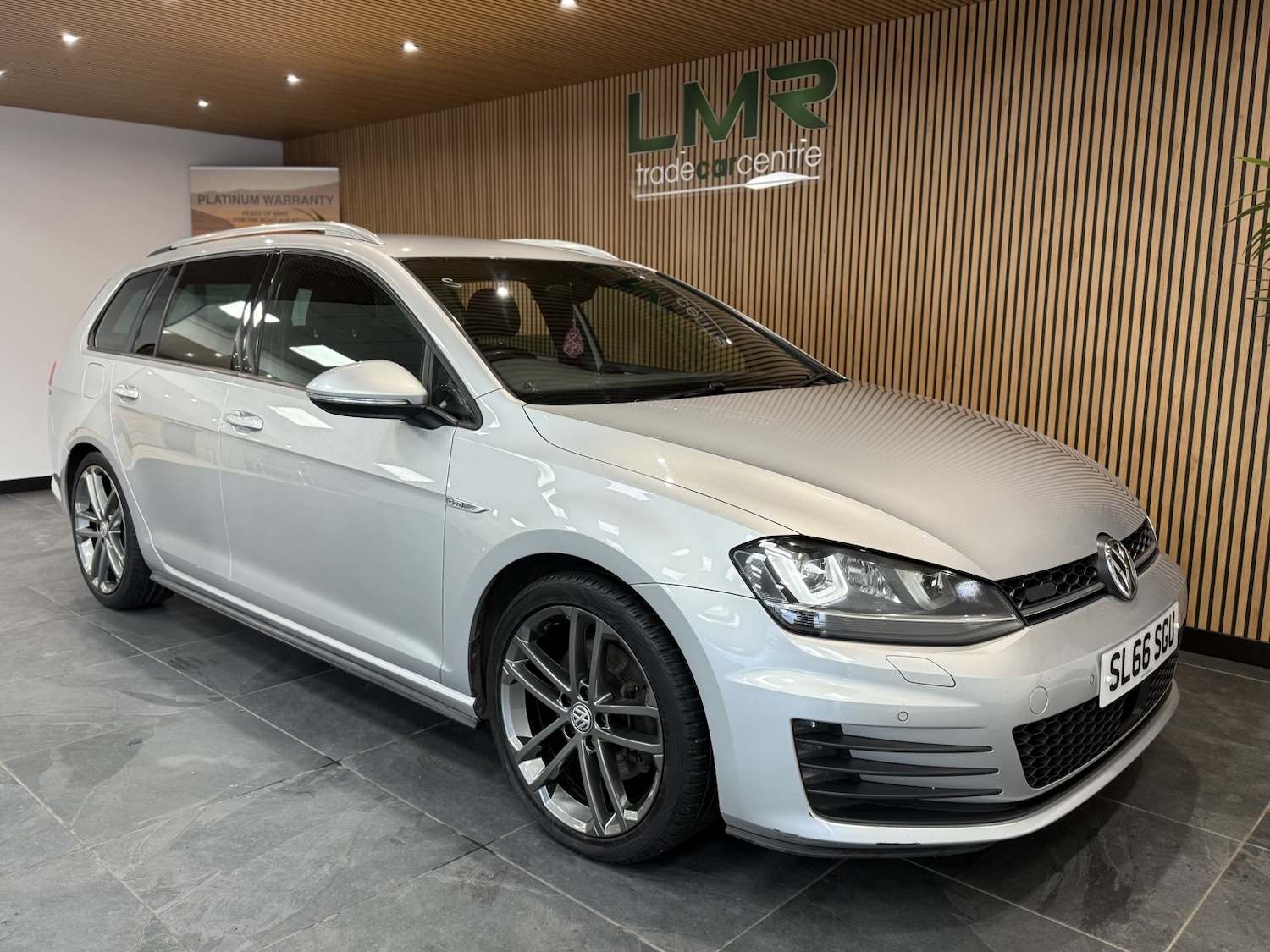 Used Volkswagen Golf 2016 for sale - 76687139: Photo 4