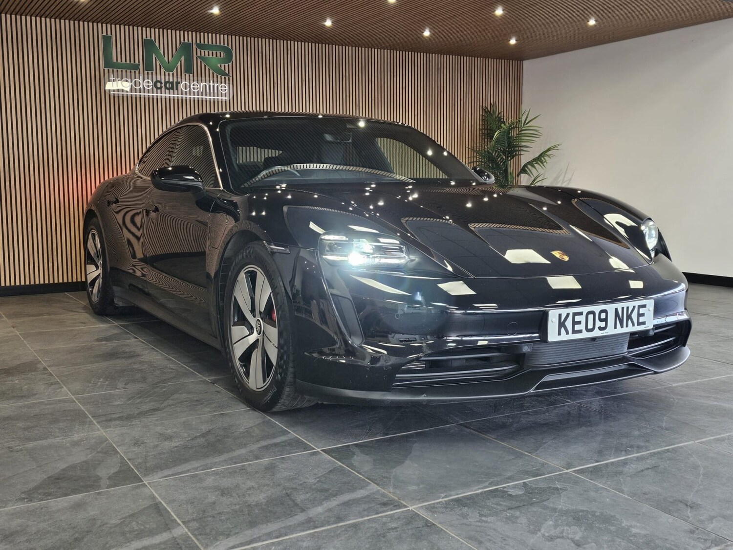 Used Porsche Taycan 2020 for sale - 78131607: Photo 14