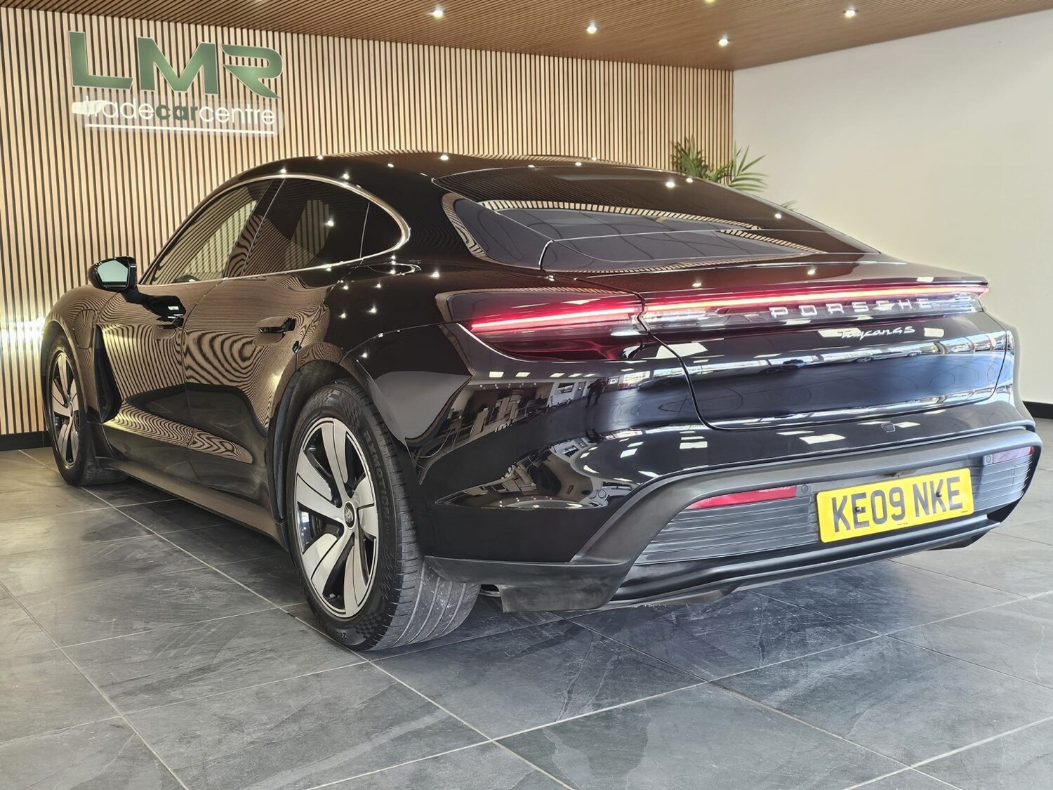 Used Porsche Taycan 2020 for sale - 78131607: Photo 18