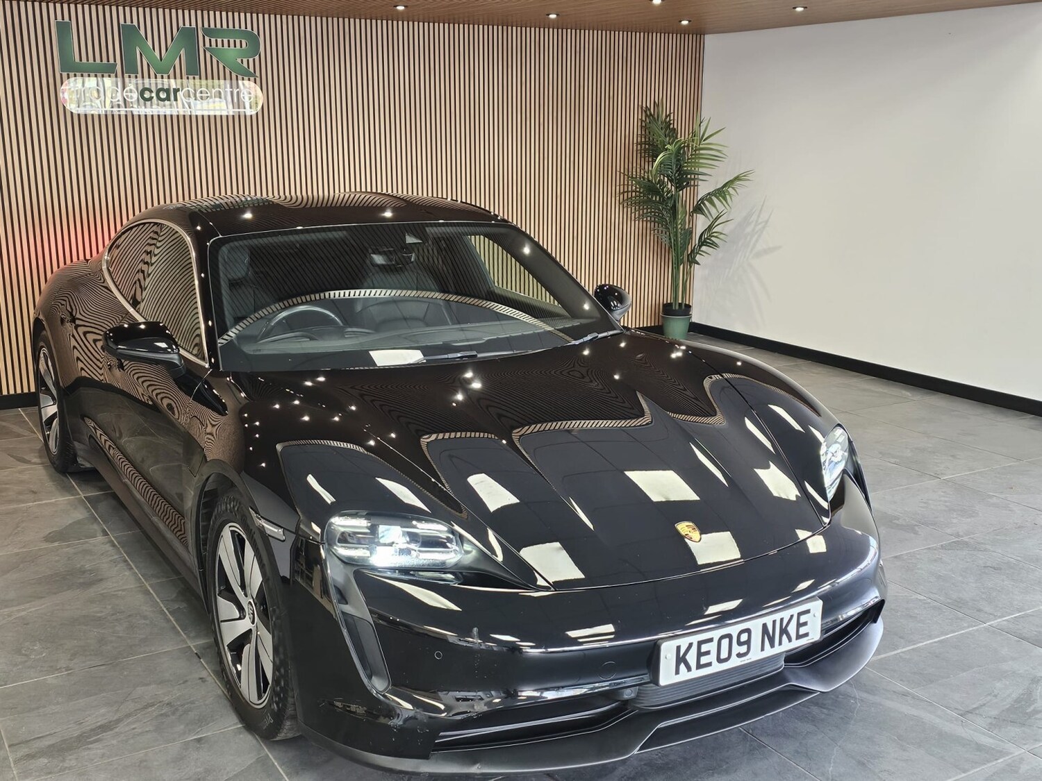 Used Porsche Taycan 2020 for sale - 78131607: Photo 19