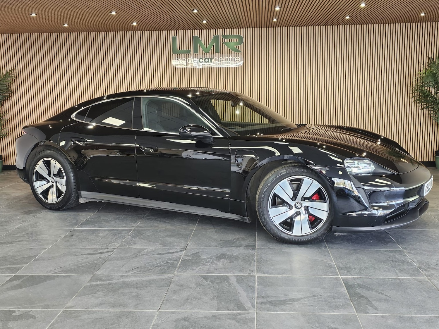 Used Porsche Taycan 2020 for sale - 78131607: Photo 2