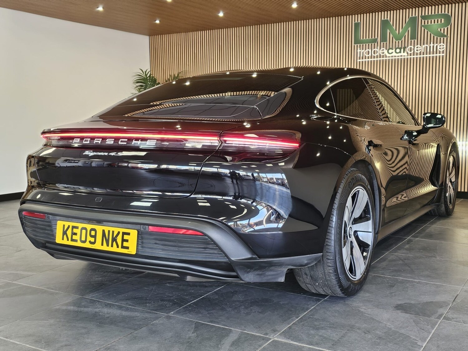 Used Porsche Taycan 2020 for sale - 78131607: Photo 20