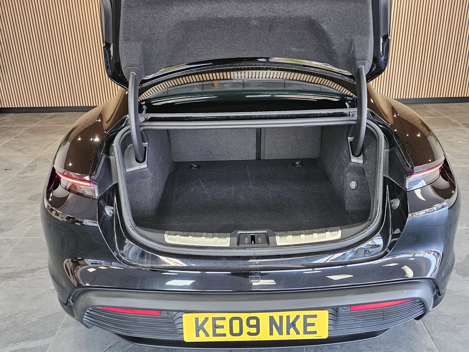 Used Porsche Taycan 2020 for sale - 78131607: Photo 23