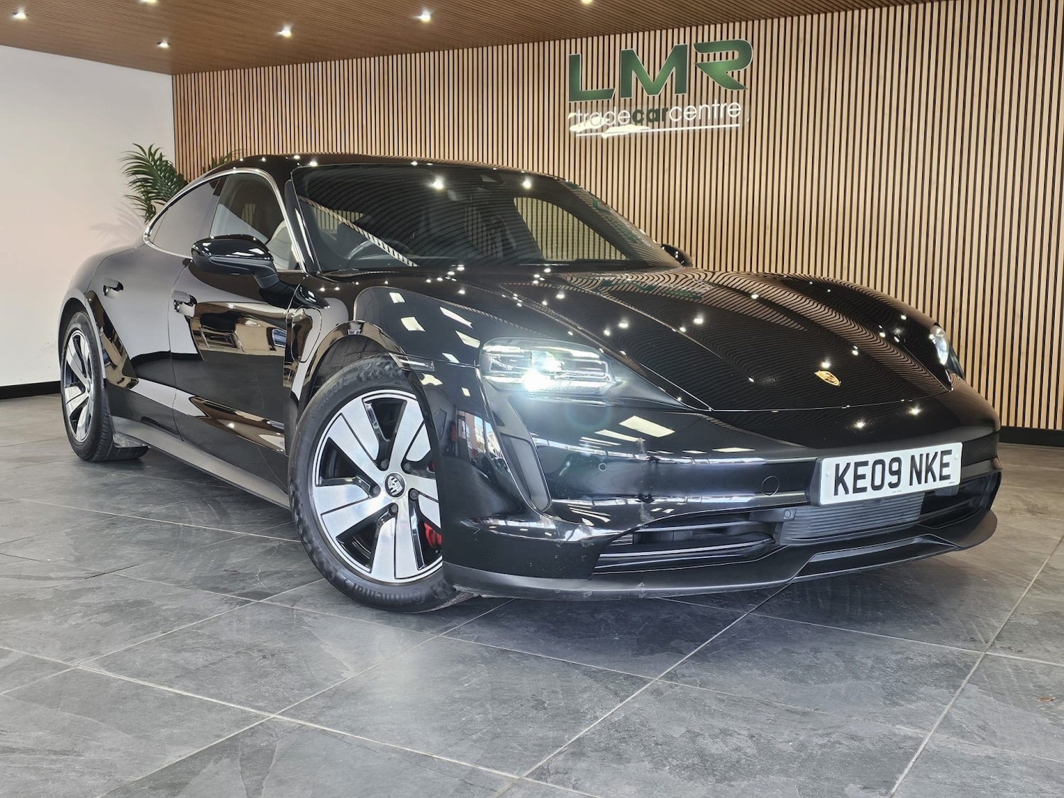 Used Porsche Taycan 2020 for sale - 78131607: Photo 3